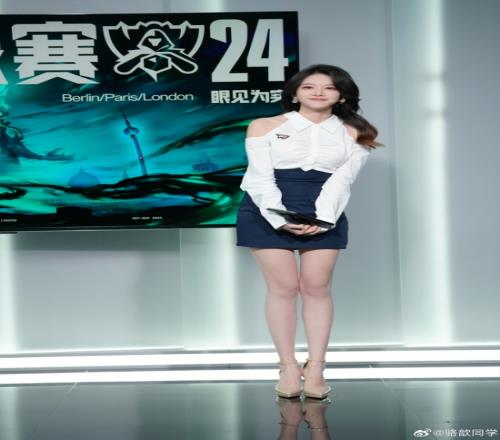 换我也能理解二哥骆歆晒照：电量已充满打工人开始上岗