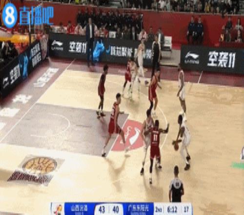 再调整一下！巴顿半场11中4&三分4中1拿到13分4板4助出现3失误