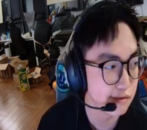 Zmjjkk：支持TES因为有Meiko哥支持HLE因为有Viper哥都是EDG的