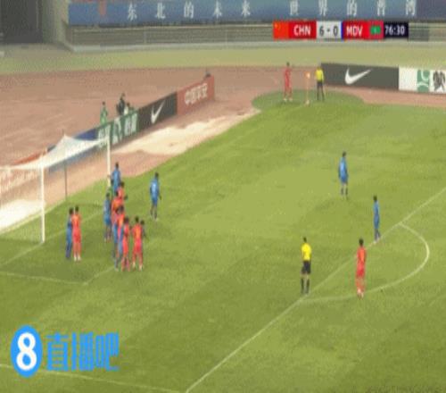 射的漂亮！魏祥鑫倒地扫射破门，U16国足70领先马尔代夫