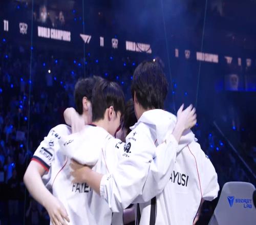 T1众人谈冠军皮肤选择：Faker：粉丝喜欢的Zeus：青钢影、酒桶