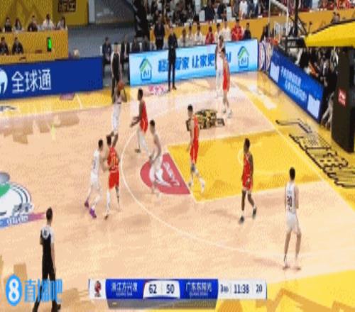 仅得2分！媒体人：阿姆斯这场球基本把自己的价值打没了