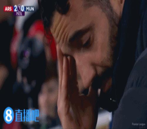 阿森纳连续角球威胁，阿莫林场边无奈摸额头