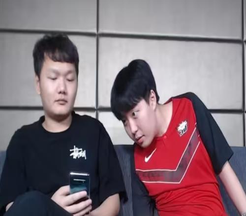 是队友更是兄弟Kanavi祝福Yagao：我只希望你事事顺心