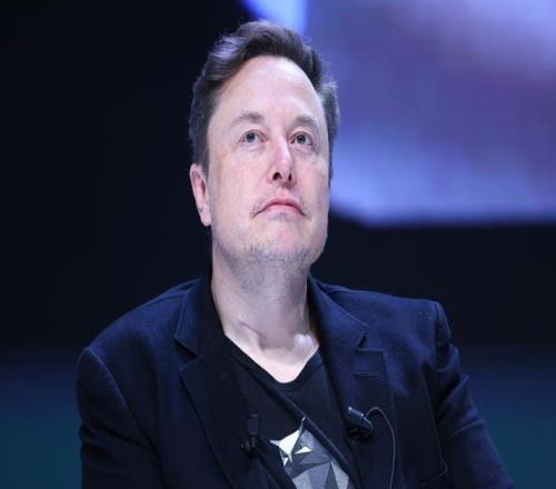 马斯克称明年底AI智力将超单个人类：几年后或超全人类！