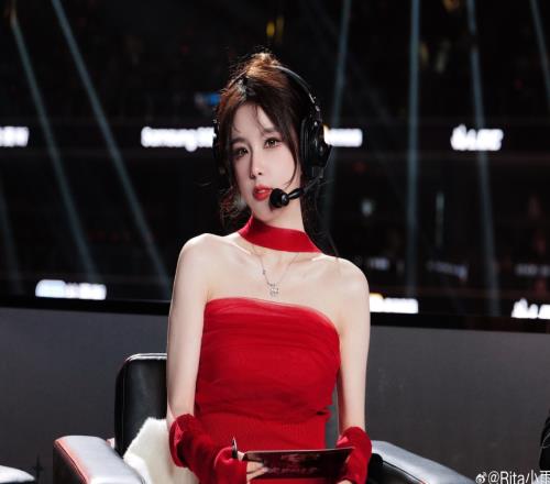 还是单身呀美女解说Rita曾直播谈结婚问题：没想法没有特别合适的人！
