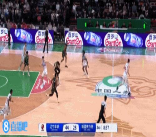 无解啊！威尔斯次节追身三分继续进个人2728新疆！