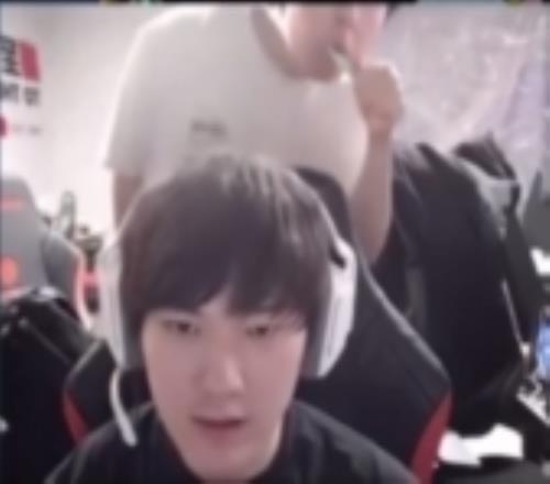 jackeylove排位经典鬼叫引波动Kanavi刷牙绕后Gank属实难绷