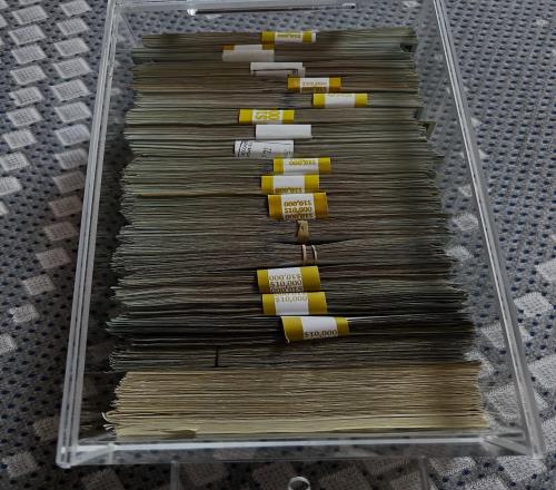 杜兰特晒照回顾24年这一张价值20万美金的照片贼显眼！