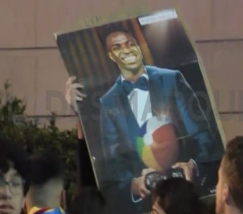 以怨报德皇马&维尼修斯曾为瓦伦西亚洪灾捐款，比赛遭嘲讽&辱骂