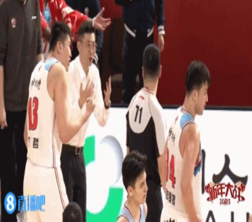 没有问题！李炎哲打到刘传兴面部&裁判回看没有升级