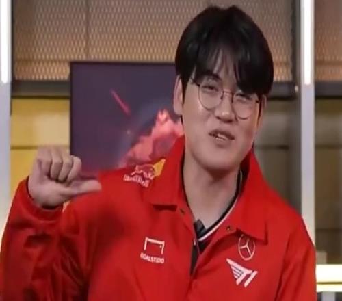 LCK季前赛AD队分路Gumayusi主动揽责担任AD位：全年Deft也是这样