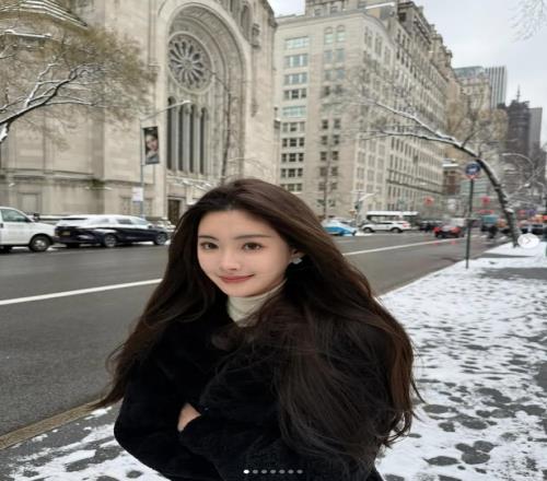 Ming绯闻女友1saye晒照：在纽约中央公园漫步
