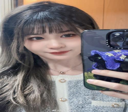解说瞳夕晒照：我今天差点中毒了！！！你不评论我好孤独