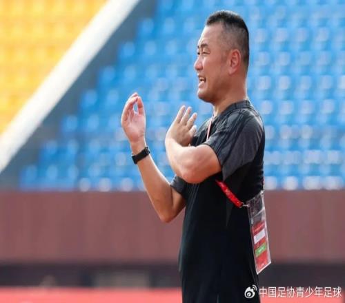 上村健一：中国孩子比起日本有先天身体优势培养球员要“五环”