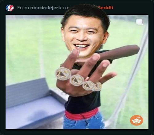 梦幻联动杨鸣比4冠手势回击球迷克莱直呼内行！