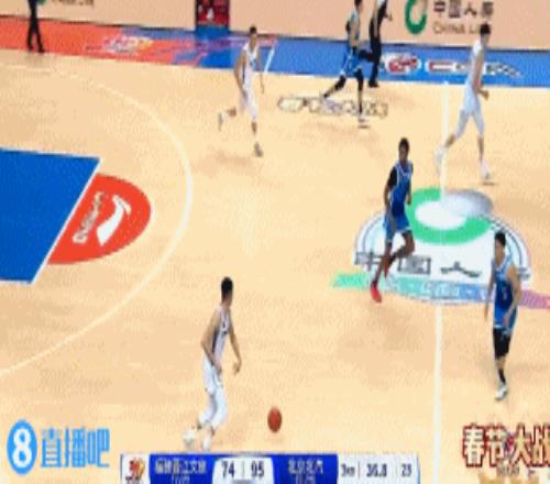个人表演秀！曾凡博接方硕超远长传双手空接背扣