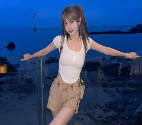 你想表达啥前LPL解说周淑怡透露：大年初一来大姨妈气的直爆粗口！