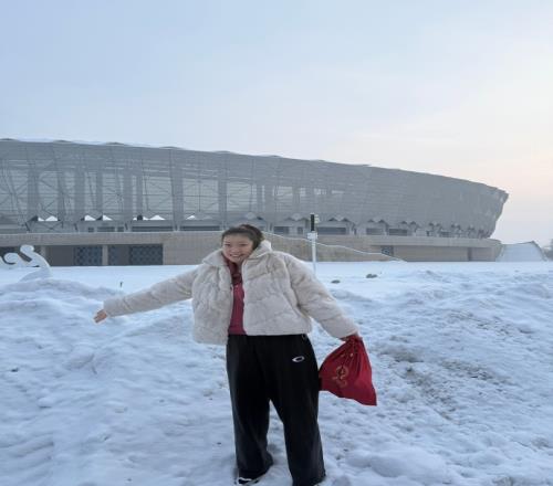 李梦晒照：新年第一客希望通过联结更多民族大团结