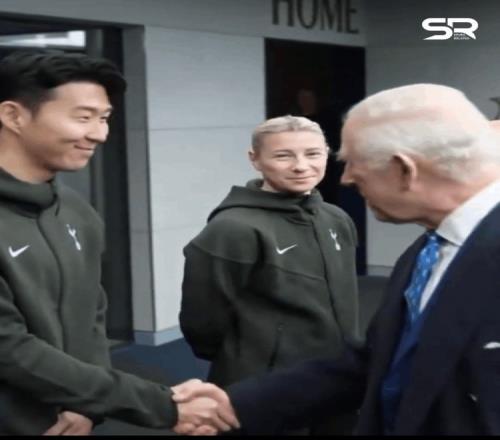英国国王：热刺近况如何孙兴慜：比较困难，但我们正努力改善
