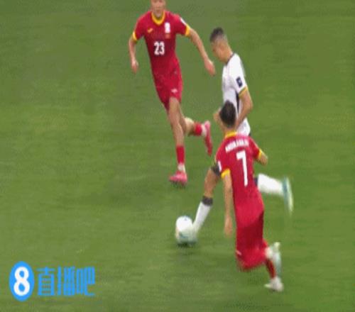 放倒刘诚宇送"黄点"的吉尔吉斯斯坦队长，是现任足协主席儿子