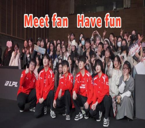TES发布对阵LGD赛场VLOG：被navi强制营业的坚哥上野哥俩汉字课