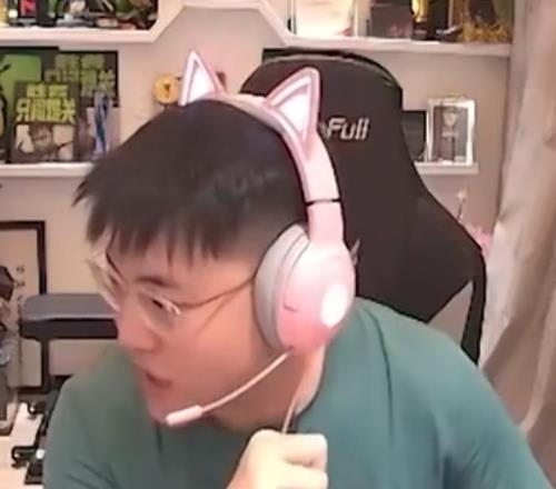 这天赋Uzi：我一直都是默认设置，早年打职业甚至还是非智能施法