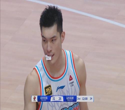 郭凯：嘴被打到后血一直往外冒很期待下场与洛夫顿的对决