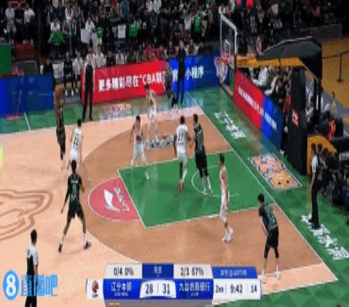 三分很准！辽宁外援韦伯三世半场三分6中4射落12分另有3抢断