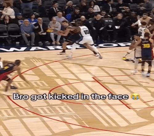 抬脚过高踢到了对手下巴！NBA官方：穆迪这一动作被判1级恶犯
