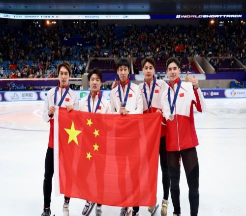 中国队短道速滑世锦赛获1银1铜，孙龙社媒：拼搏永不服输