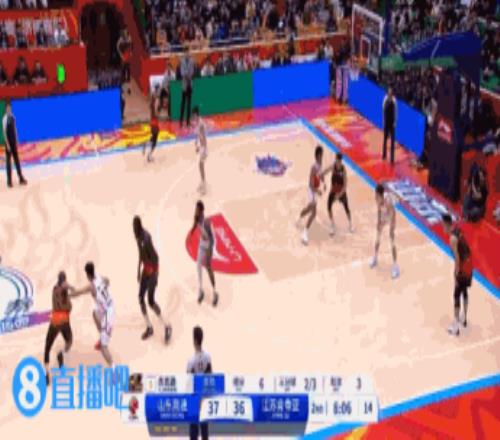 冲突了！杰克逊连续推搡状元秀谢智杰&随后推高诗岩被吹违体