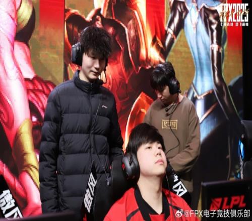 FPX调试日返图：积蓄星火，全力以赴我们赛场见！！