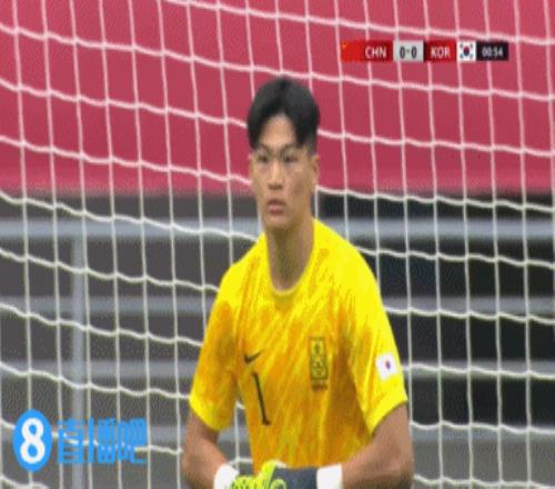 开球造杀机！U22国足开场第一分钟获得任意球，陈泽仕攻门中柱