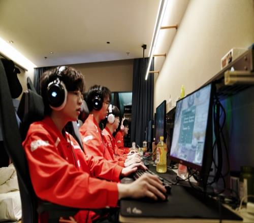 WE发布赛后返图：认真复盘，专注训练，积极备战！