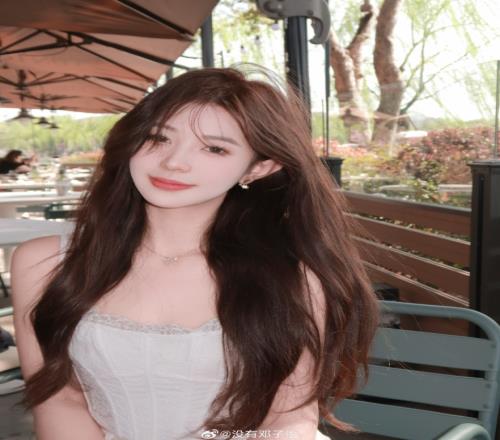 深藏不漏的刀疤！Meiko女友晒照：白色蕾丝吊带！