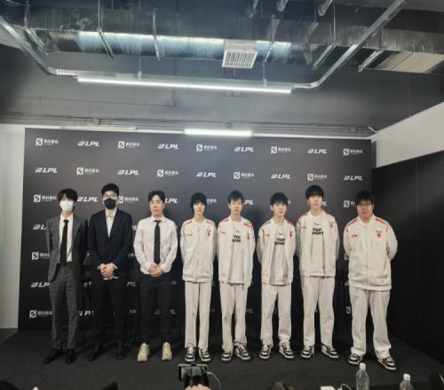 TES赛后群访教练组：第一把的失利是我们的BP造成的