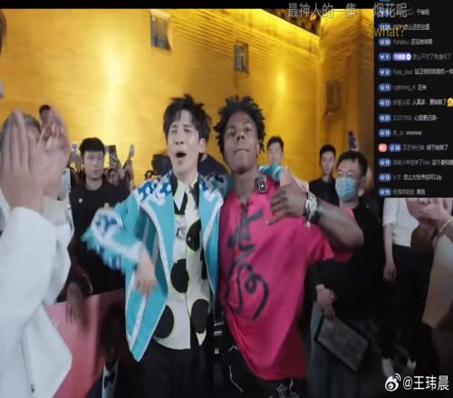 国内外网友都不满意！媒体人锐评甲亢哥长沙行：芒果台逮着甲亢哥往死里薅