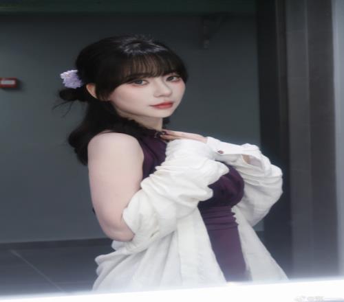 许嵩说得对！永劫无间美女主持甄一一晒照：昨天的照片