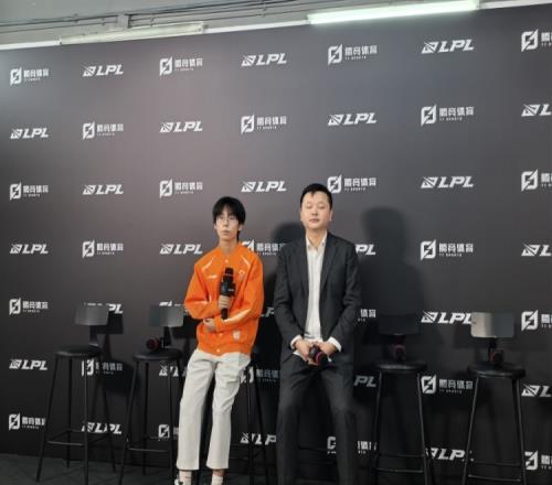 OMG赛后群访教练：换新人的原因是尝试进行一下阵容的不同选择