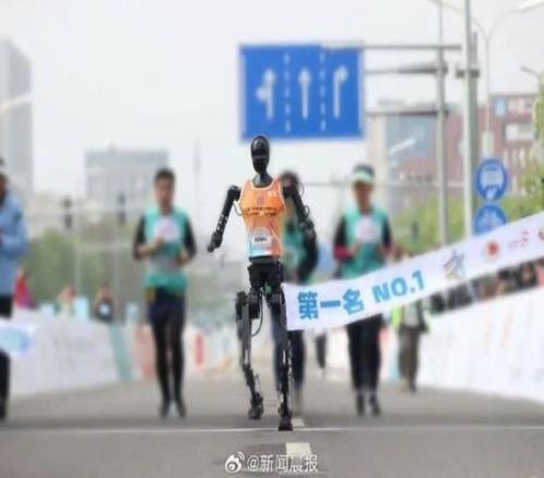 马拉松夺冠机器人将小批量量产：价格与一台入门级小轿车差不多！