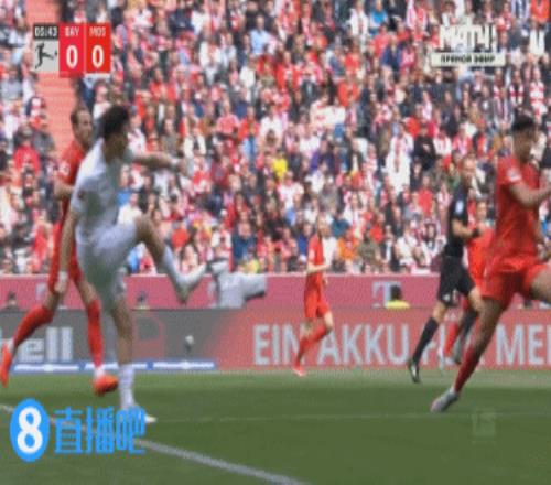 拜仁险些开场落后，布尔卡特精细处理晃过金玟哉，直面球门打高了