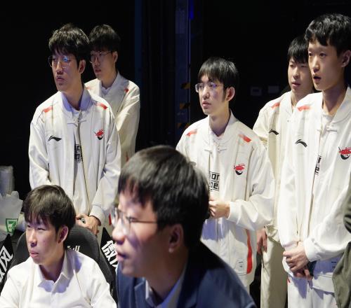 小王舍我其谁AL战绩7胜2负位列登峰组第二名仅不敌TES与JDG