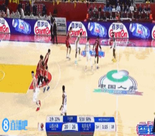 难顶曾凡博掩护吃到第3次犯规+嘴唇出血还被迪亚洛打了一下