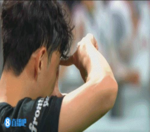 再现标志性庆祝！孙兴慜赛后再与现场观众、队友致意告别