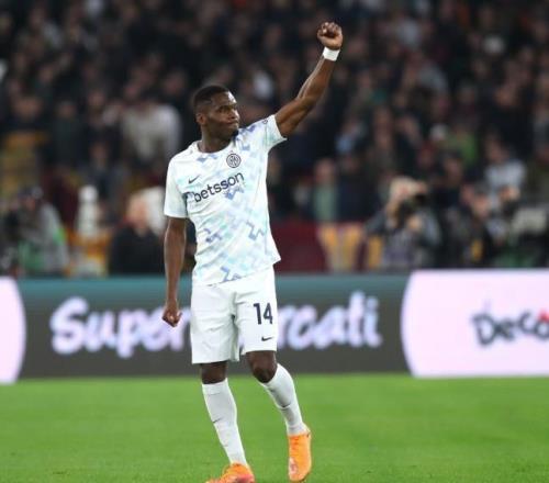 国米击败罗马创纪录！两位年轻锋霸是关键，昔日主帅成“提款机”