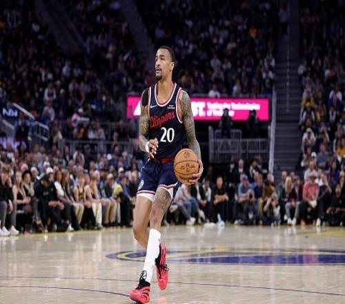 明明状态相当不错，为什么快船不能给锋线新援多一些出场时间