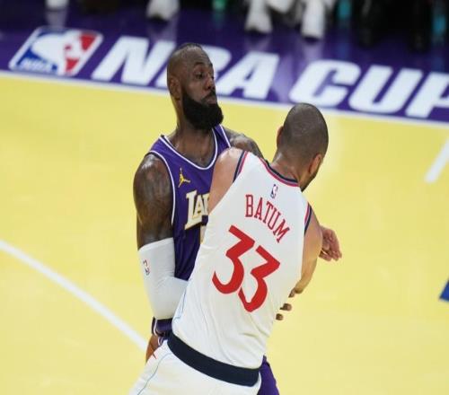 詹姆斯25+6+6赛季新高：40岁后23次20+历史第一超其余球员总和