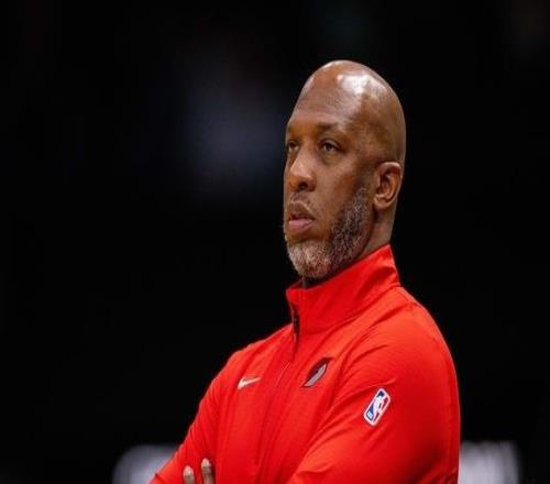 坏消息开拓者主帅比卢普斯涉嫌赌球被FBI逮捕,对杨瀚森青眼有加