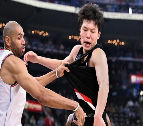 场均5.6分钟仅2分，杨瀚森该去G联赛练级超千人票选结果一边倒